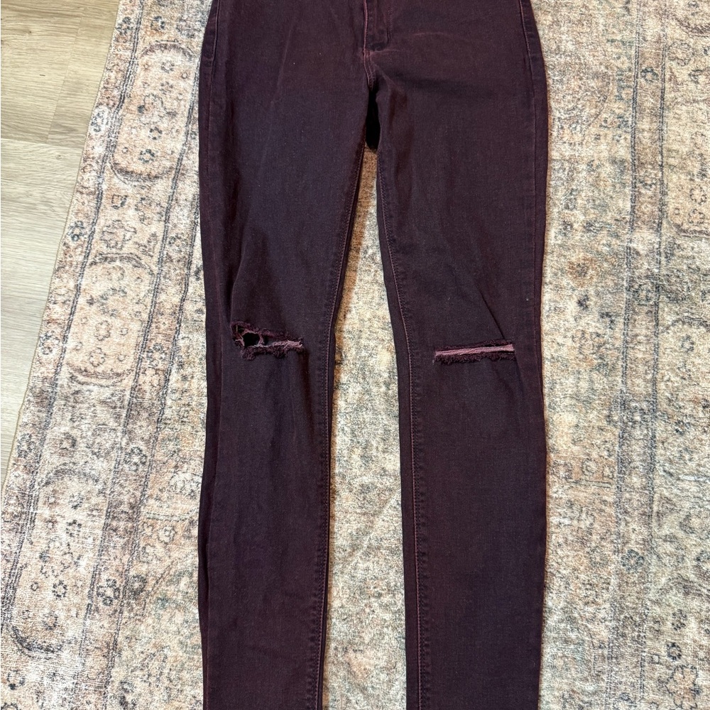 Women's Distressed Jeans in Maroon